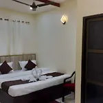 Om Palace Inn