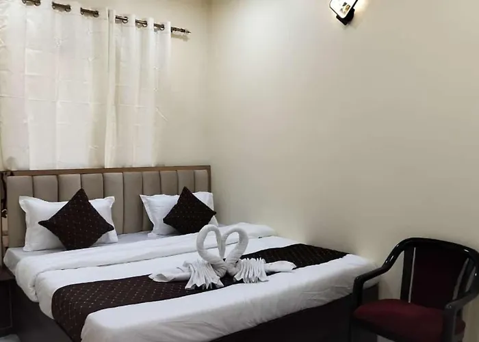 Om Palace Inn